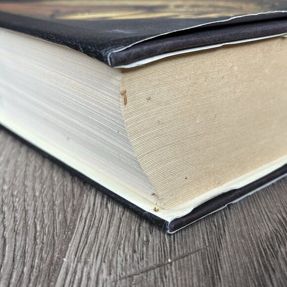 Brisingr Inheritance Cycle Book 3 - Eragon- by C. Paolini 2008 1st Edition HC - Picture 6 of 10